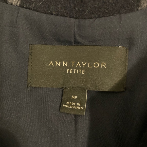 Ann Taylor wool blend windowpane coat Size MP - Picture 16 of 16